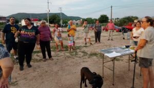Vecinas de las colonias Calafia y Cola de Ballena en reunión.